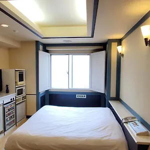 https://golf-tsunashima-adults-only.kanagawa-hotels.com